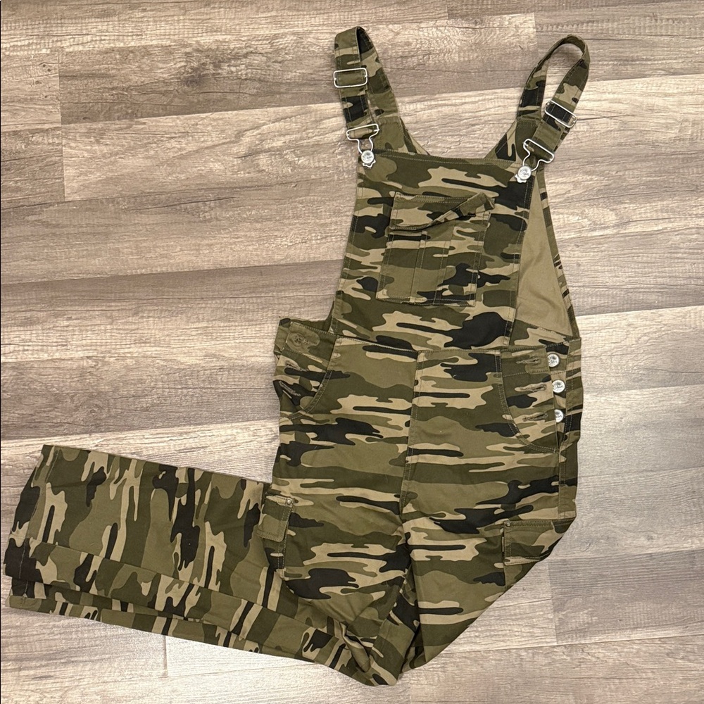 Crimsoune Club Small Camouflage Overalls